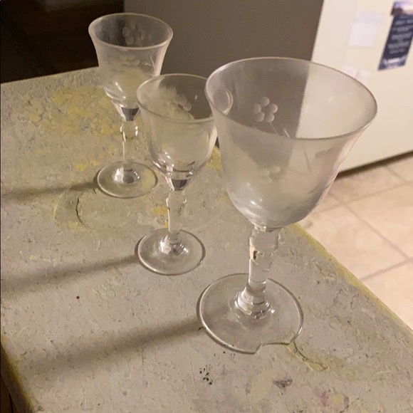 Glasses - Picture 2 of 2